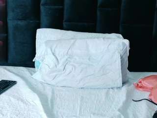 hotlatinateacher Big tits live webcam