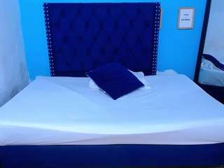 kinky-redhead18 webcam
