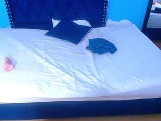 kinky-redhead18 webcam