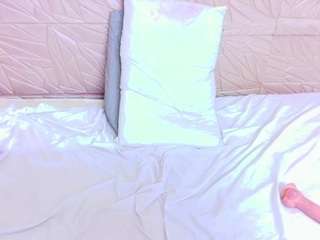 kinky-redhead18's CamSoda show and profile