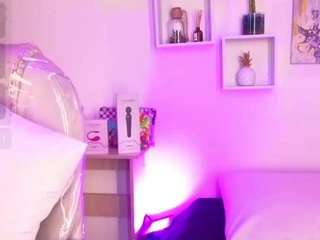 abrill-bonee Live Webcam on CamSoda