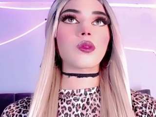 cristaal-doll's CamSoda show and profile
