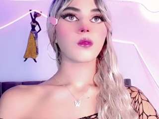 cristaal-doll Live Webcam on CamSoda