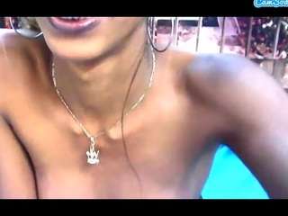 le modèle indiansexyslender est en webcam porno dans un show sur le site camsoda, il possède les tags suivants: average,blowjob,brown eyes,facial piercings,fingering,flashing,full nudity,normal,skinny,striptease,hd,small tits