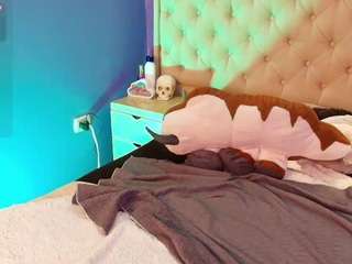 le modèle littleecherry est en webcam porno dans un show sur le site camsoda, il possède les tags suivants: ass-bouncing,public,young adult,teen-18,tattoos,skinny,shaved pussy,sex-toys,blonde hair,pussy,natural,naked,green eyes,fingers,facial piercings,drinking,deepthroat,cowgirl,big ass,hd
