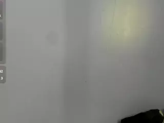 LittleeCherry's Live Sex Cam Show