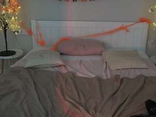  nikkigoldside chat room