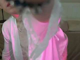 nikkigoldside webcam model