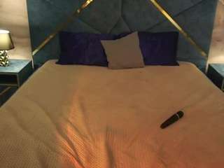 NikkiGoldSide live cam preview