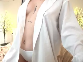 NikkiGoldSide's Live Sex Cam Show