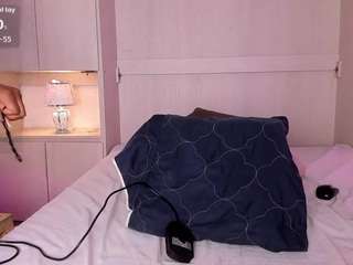 le modèle jademoller est en webcam porno dans un show sur le site camsoda, il possède les tags suivants: anal,pussy,naked,anal-toys,nature,no drinking,no smoking,normal,oil,public,shaved pussy,lovense,skinny,spank,swallow,tattoos,tease,teen (18+),tiny tits,toys