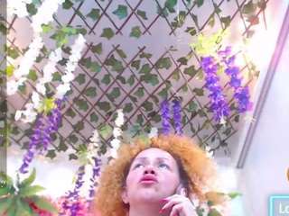 blondesquirt Live Webcam on CamSoda