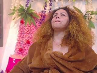 blondesquirt's CamSoda show and profile