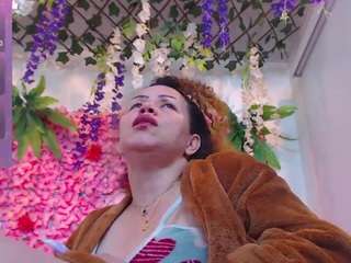 blondesquirt from CamSoda