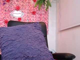 blondesquirt's CamSoda show and profile