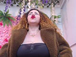 blondesquirt's CamSoda show and profile