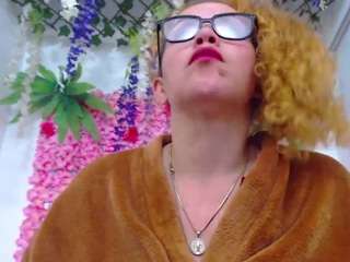 blondesquirt