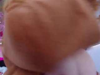blondesquirt live cam preview