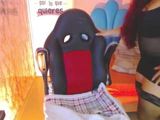 blue eyes  cum  squirter...
