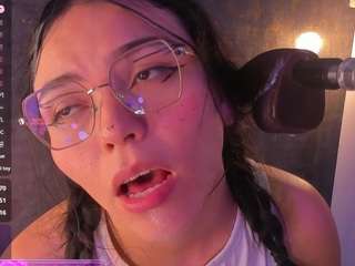 HoneyJenny live cam preview