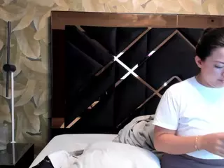 Mia's Live Sex Cam Show