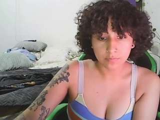 yourownerserena, female webcam model,  years old, on live webcam