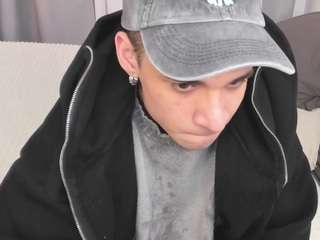 andrewclar Live Webcam on {site_name}