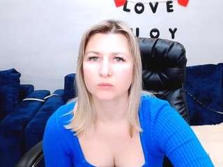 incredible-ariela's CamSoda show and profile