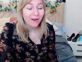 incredible-ariela's CamSoda show and profile