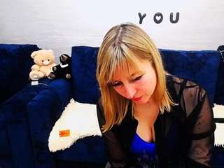 incredible-ariela's CamSoda show and profile