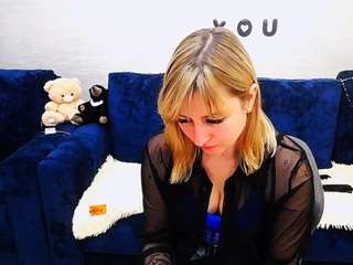 incredible-ariela's CamSoda show and profile