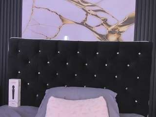 mia-devereaux webcam