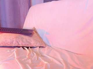 adaara-johnson's CamSoda show and profile