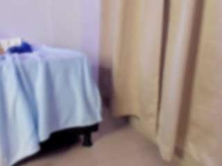 ebony-cutte webcam