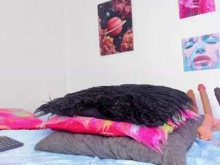 ebony-cutte webcam