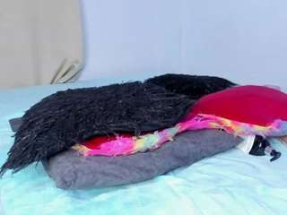 ebony-cutte webcam