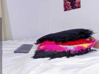 ebony-cutte webcam