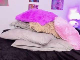 ebony-cutte Live Webcam on CamSoda