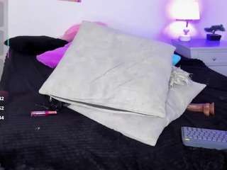 ebony-cutte Live Webcam on CamSoda