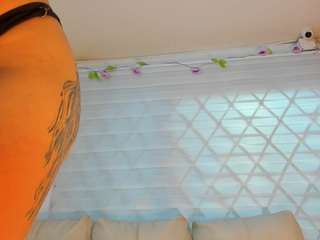 salma-covers webcam model