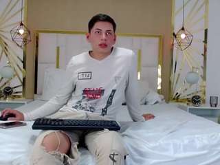 flirtyfusion-f Live Webcam on CamSoda
