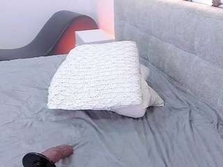 madelanecoote webcam