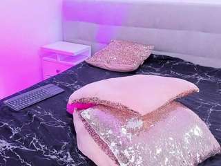 Live webcam model madelanecoote on Soda Cams