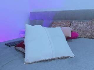 Live webcam model madelanecoote on Soda Cams