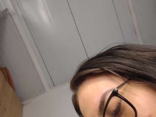 Live webcam model madelanecoote on Soda Cams