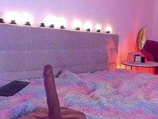 Live webcam model madelanecoote on Soda Cams