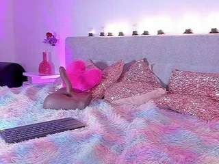 Live webcam model madelanecoote on Soda Cams