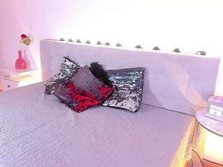 Live webcam model madelanecoote on Soda Cams