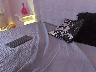 Live webcam model madelanecoote on Soda Cams