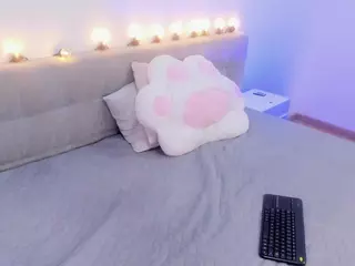 MadelaneCoote's Live Sex Cam Show